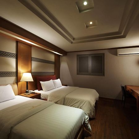 Hotel Noblesse, Yeoksam Seoul Exterior photo