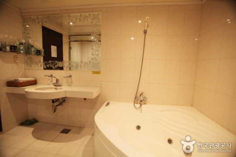 Hotel Noblesse, Yeoksam Seoul Exterior photo