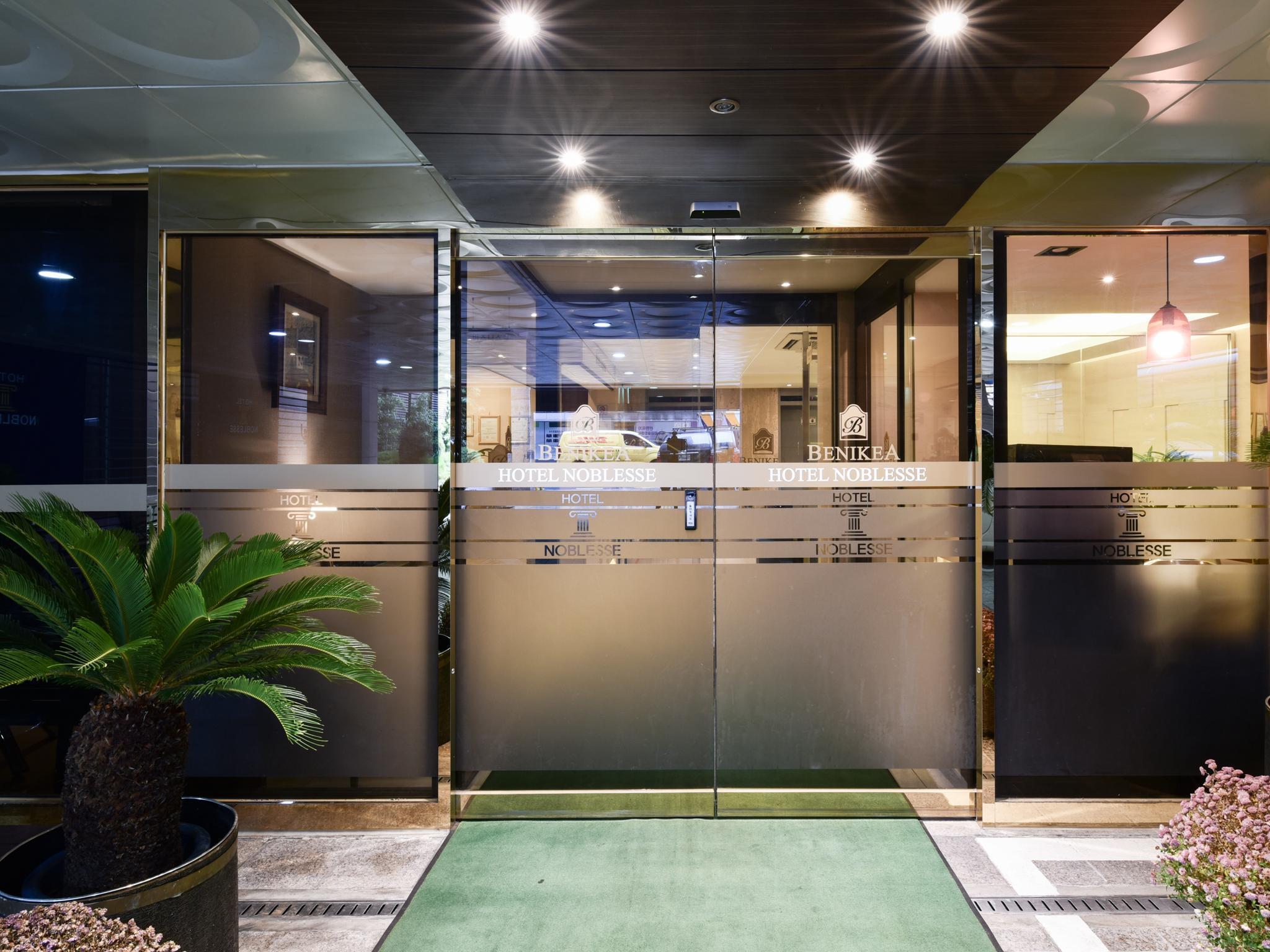 Hotel Noblesse, Yeoksam Seoul Exterior photo