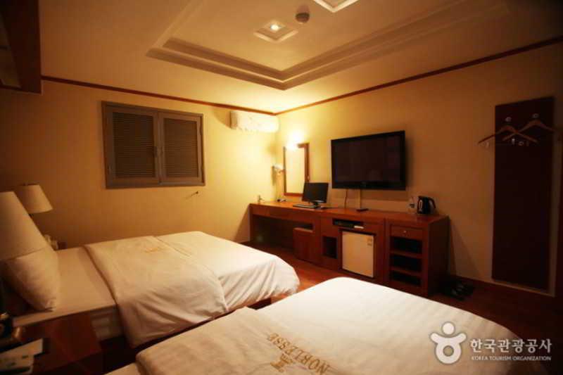 Hotel Noblesse, Yeoksam Seoul Exterior photo