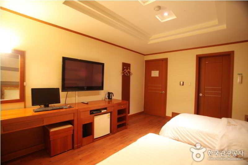Hotel Noblesse, Yeoksam Seoul Exterior photo