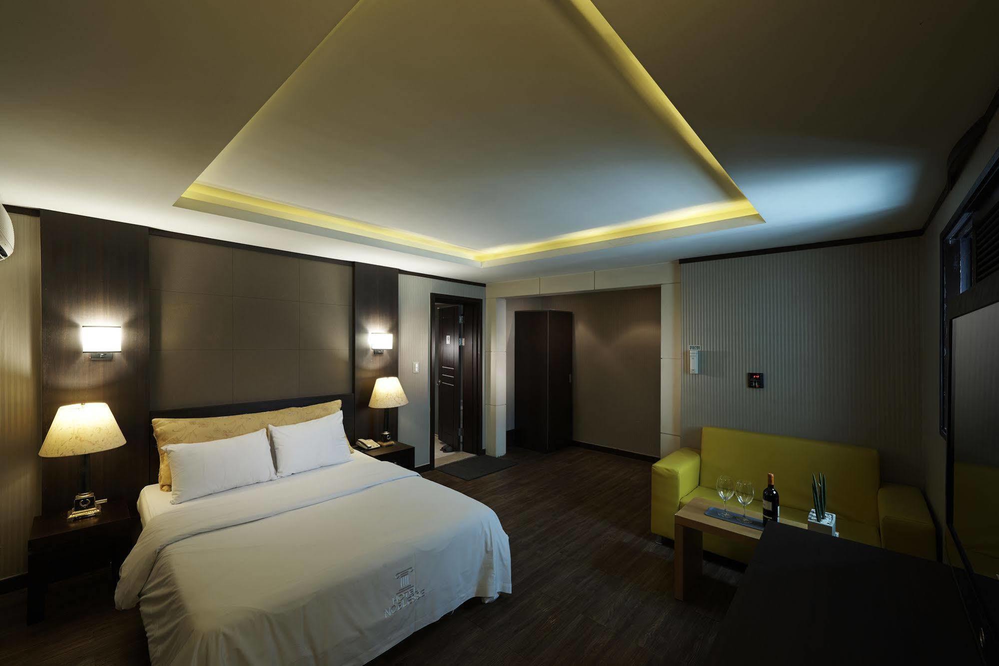 Hotel Noblesse, Yeoksam Seoul Exterior photo
