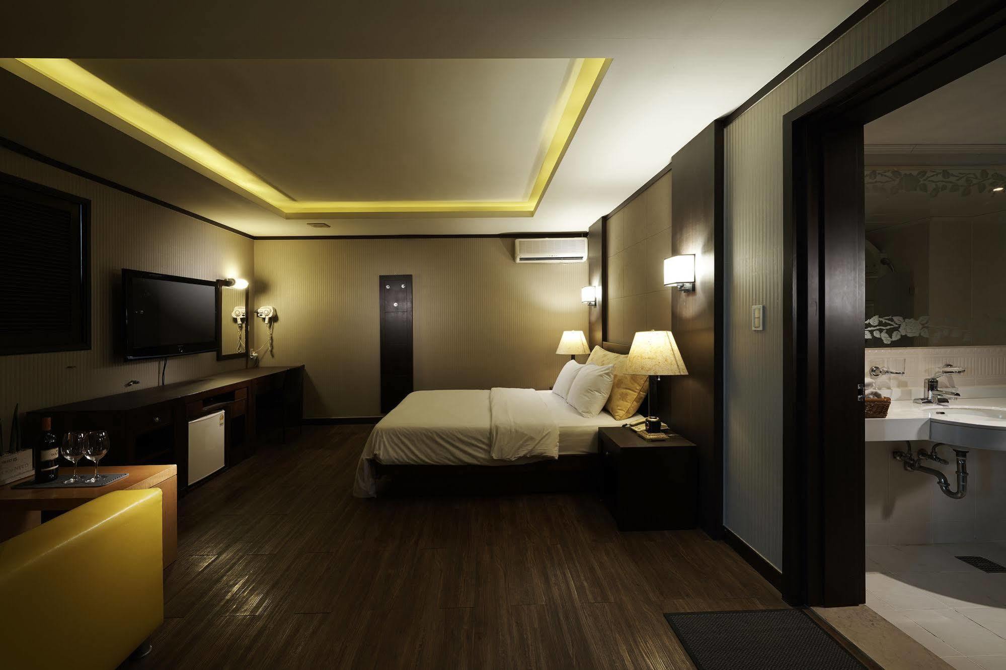 Hotel Noblesse, Yeoksam Seoul Exterior photo