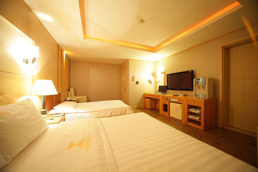 Hotel Noblesse, Yeoksam Seoul Exterior photo